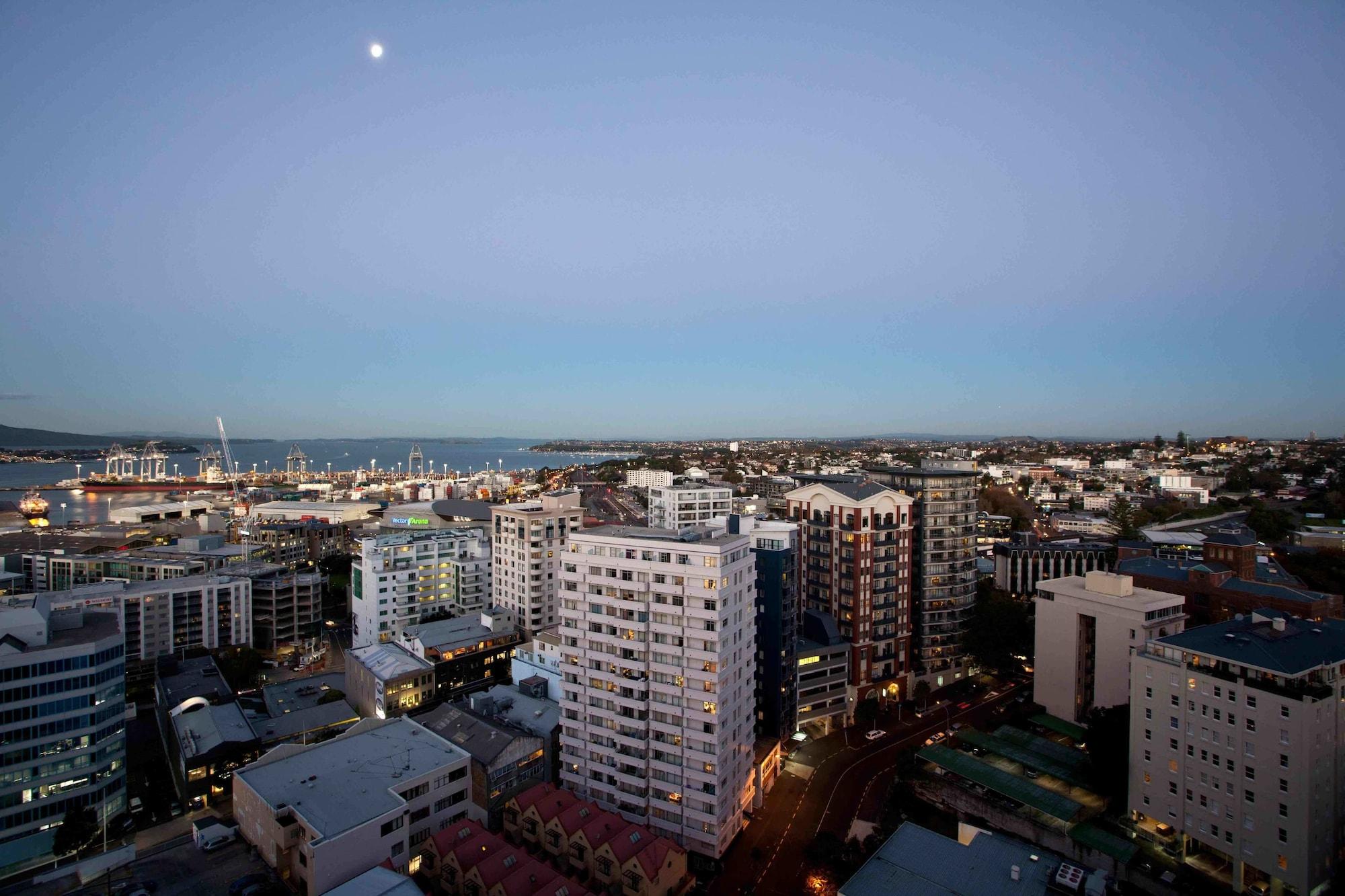 The Quadrant Hotel & Suites Auckland Bagian luar foto