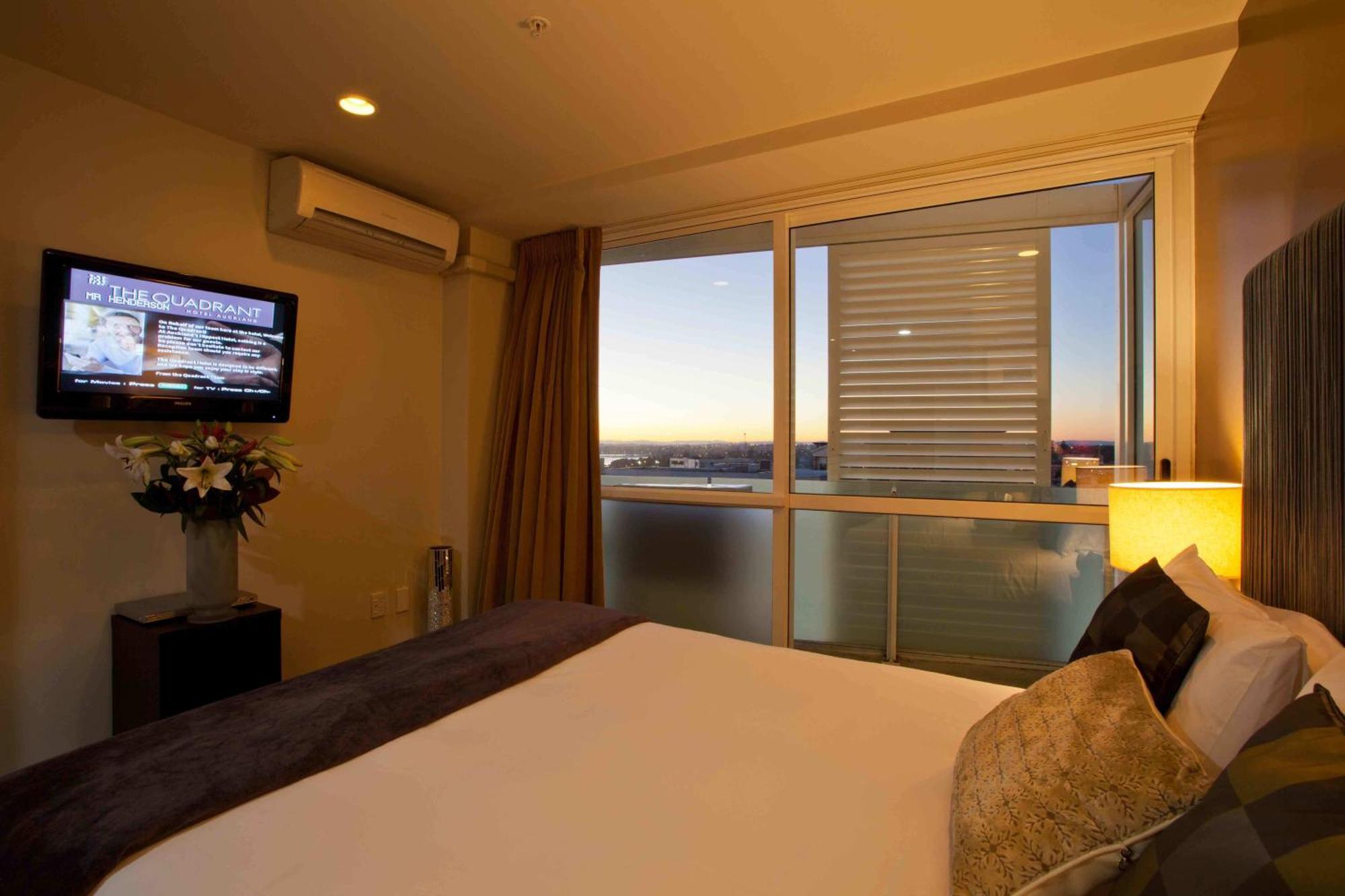 The Quadrant Hotel & Suites Auckland Bagian luar foto