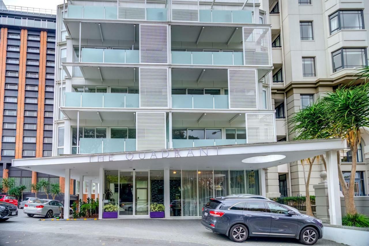 The Quadrant Hotel & Suites Auckland Bagian luar foto